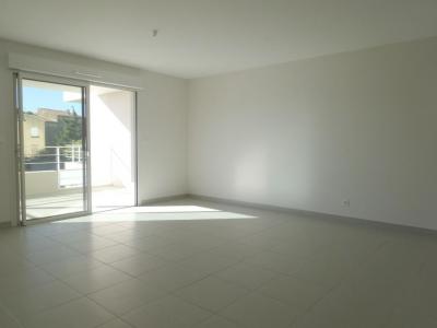 Louer Appartement 64 m2 Villeneuve-les-avignon