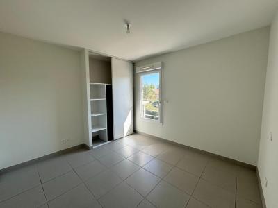 Louer Appartement Villeneuve-les-avignon 1084 euros