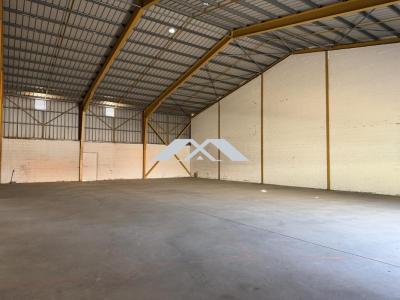 Louer Commerce 360 m2 Saint-pierre