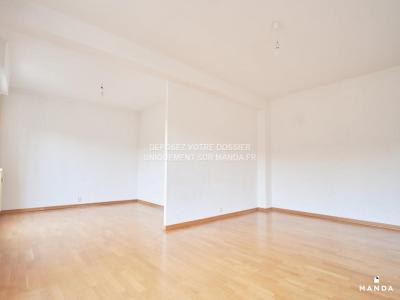 Louer Appartement 76 m2 Reims