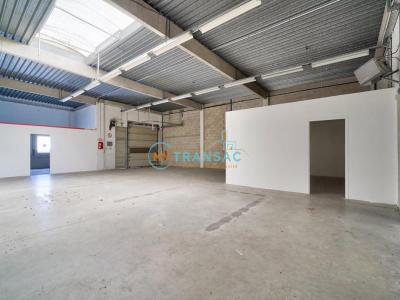 Louer Commerce 385 m2 Lognes