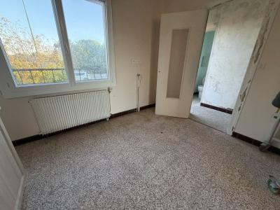 For sale 4 rooms 66 m2 Charente maritime (17170) photo 2