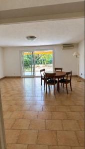 For rent BEAUX ARTS 4 rooms 94 m2 Herault (34000) photo 0