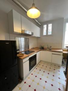 For rent Suresnes 2 rooms 47 m2 Hauts de Seine (92150) photo 1