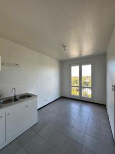 Louer Appartement Chapelle-saint-luc 815 euros