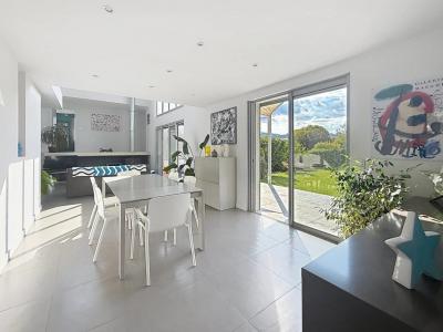 For sale Carros 5 rooms 156 m2 Alpes Maritimes (06510) photo 4