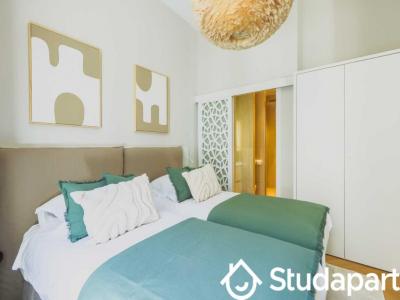 Louer Appartement 107 m2 Paris-16eme-arrondissement