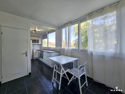 Louer Appartement Fresnes 950 euros