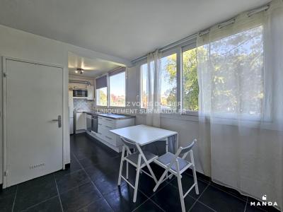 Louer Appartement Fresnes 950 euros