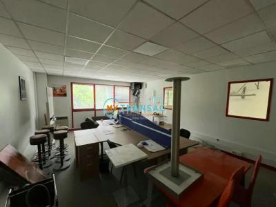 Louer Commerce 370 m2 Bondy