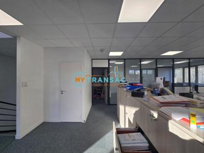 Louer Commerce Bussy-saint-georges 21580 euros
