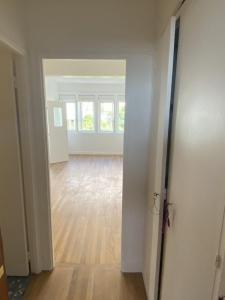 Louer Appartement Courbevoie 804 euros
