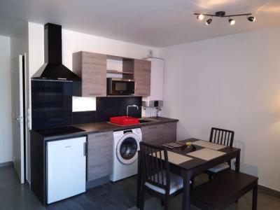 Louer Appartement Saint-priest 699 euros