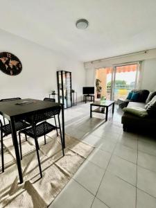 For rent Saint-laurent-du-var 2 rooms 56 m2 Alpes Maritimes (06700) photo 1