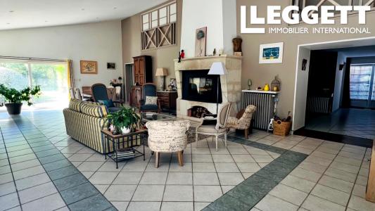 For sale Saint-sauveur-d'aunis 6 rooms 257 m2 Charente maritime (17540) photo 2