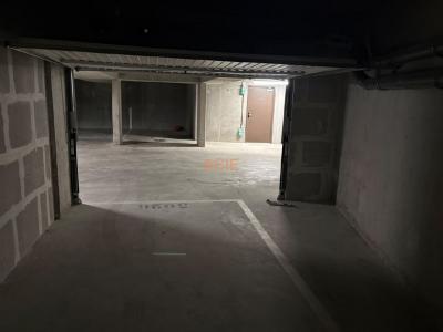 Acheter Parking Louvres 17500 euros