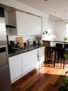 For sale Paris-15eme-arrondissement 2 rooms 49 m2 Paris (75015) photo 2