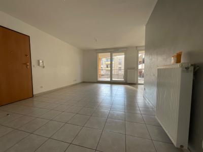 For sale Saint-priest-en-jarez 3 rooms 65 m2 Loire (42270) photo 1