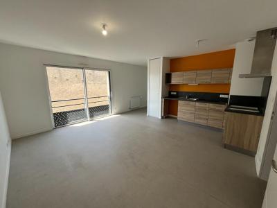 For rent Roche-sur-yon 3 rooms 59 m2 Vendee (85000) photo 2