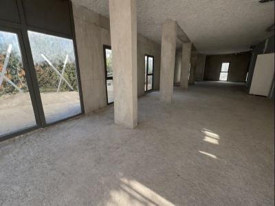 Louer Local commercial 147 m2 Pierre-benite