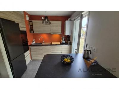 For sale Decines-charpieu 4 rooms 79 m2 Rhone (69150) photo 3