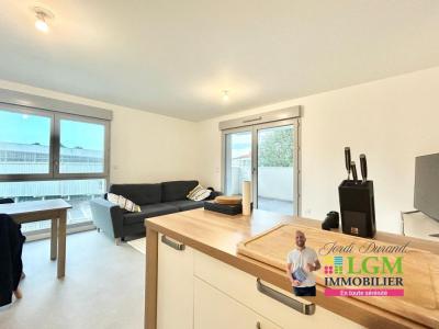 For sale Roche-sur-yon 3 rooms 62 m2 Vendee (85000) photo 1