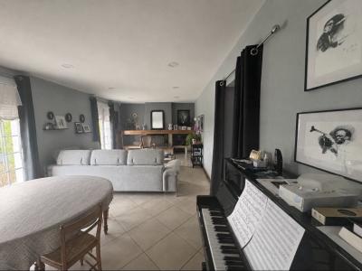 For sale 10 rooms 249 m2 Deux sevres (79510) photo 0