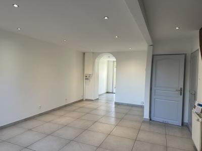 For sale CENTRE VILLE 4 rooms 80 m2 Loire (42500) photo 3