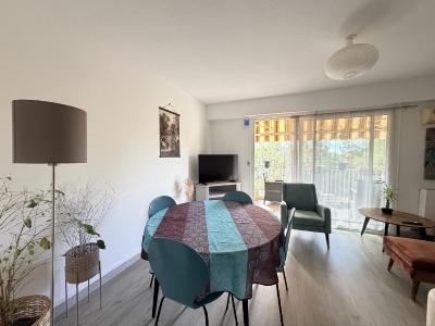 Louer Appartement  1300 euros