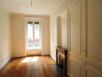 For rent Lyon-7eme-arrondissement 3 rooms 66 m2 Rhone (69007) photo 1