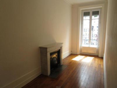 For rent Lyon-7eme-arrondissement 3 rooms 66 m2 Rhone (69007) photo 3