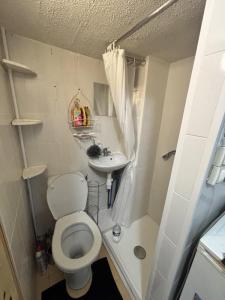 For rent Courbevoie 1 room 25 m2 Hauts de Seine (92400) photo 2