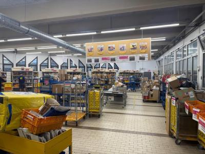 Louer Local commercial 372 m2 Miribel