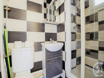 For rent Choisy-le-roi 1 room 21 m2 Val de Marne (94600) photo 4