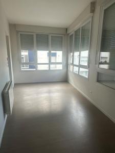 Louer Appartement 64 m2 Montreal-la-cluse