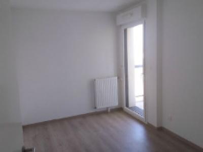 For rent Chartres 3 rooms 58 m2 Eure et loir (28000) photo 2
