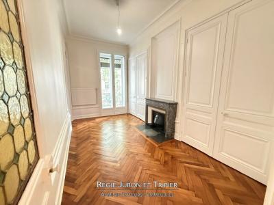 Louer Appartement Lyon-3eme-arrondissement 1890 euros