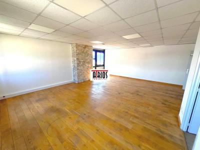 Louer Bureau 140 m2 Garde