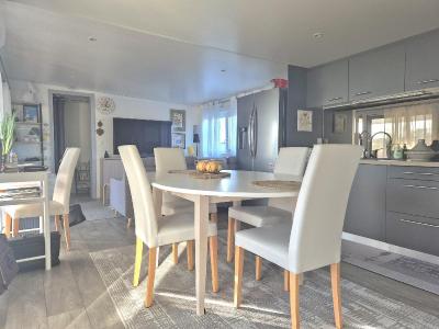 For sale PROX. BOURG ET COMMERCES 4 rooms 80 m2 Vendee (85150) photo 1