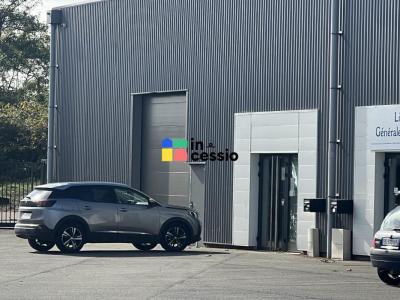 Louer Commerce 270 m2 Chapelle-saint-aubin