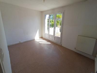 For sale Bauge 4 rooms 77 m2 Maine et loire (49150) photo 2