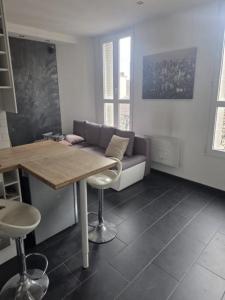 For rent Courbevoie 1 room 21 m2 Hauts de Seine (92400) photo 0