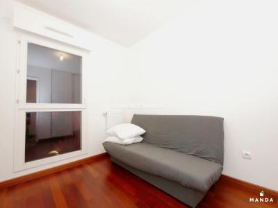 For rent Issy-les-moulineaux 3 rooms 65 m2 Hauts de Seine (92130) photo 3