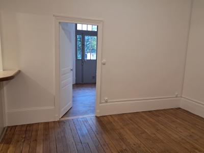 For rent CENTRE VILLE 2 rooms 36 m2 Yonne (89100) photo 2