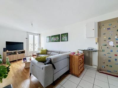 For sale Bron 4 rooms 84 m2 Rhone (69500) photo 1