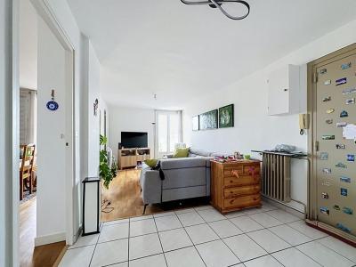 For sale Bron 4 rooms 84 m2 Rhone (69500) photo 2