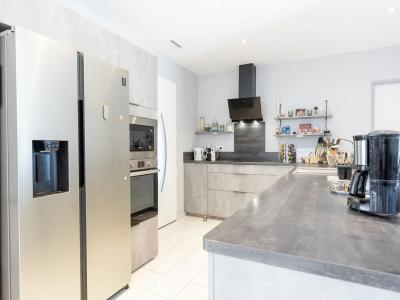 For sale Isle-sur-la-sorgue 6 rooms 129 m2 Vaucluse (84800) photo 4