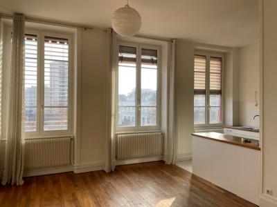 For rent Lyon-4eme-arrondissement 4 rooms 118 m2 Rhone (69004) photo 1