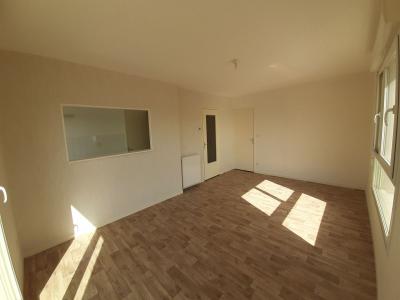 For sale Ponts-de-ce 3 rooms 67 m2 Maine et loire (49130) photo 2