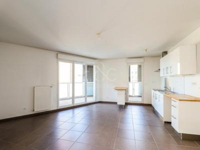 For sale Lyon-7eme-arrondissement 4 rooms 84 m2 Rhone (69007) photo 0